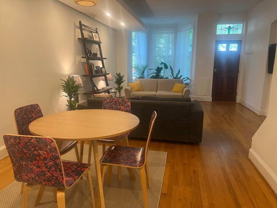 3-Bedroom House With Cute Patio Explore Dc On Foot Washington Bagian luar foto