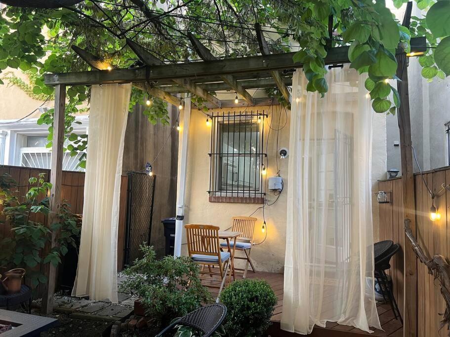 3-Bedroom House With Cute Patio Explore Dc On Foot Washington Bagian luar foto