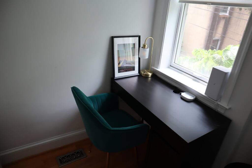 3-Bedroom House With Cute Patio Explore Dc On Foot Washington Bagian luar foto