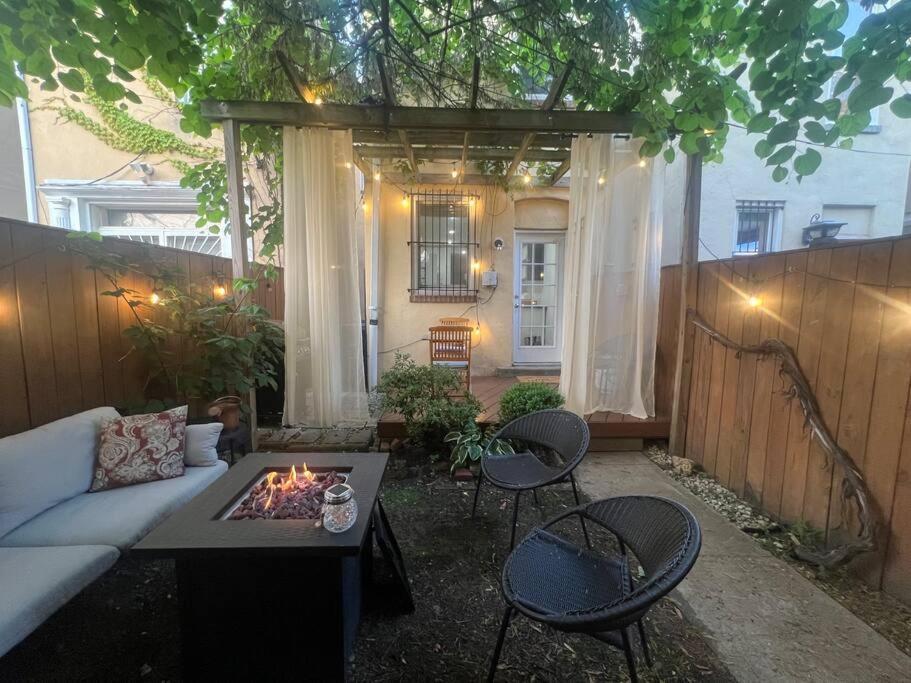 3-Bedroom House With Cute Patio Explore Dc On Foot Washington Bagian luar foto