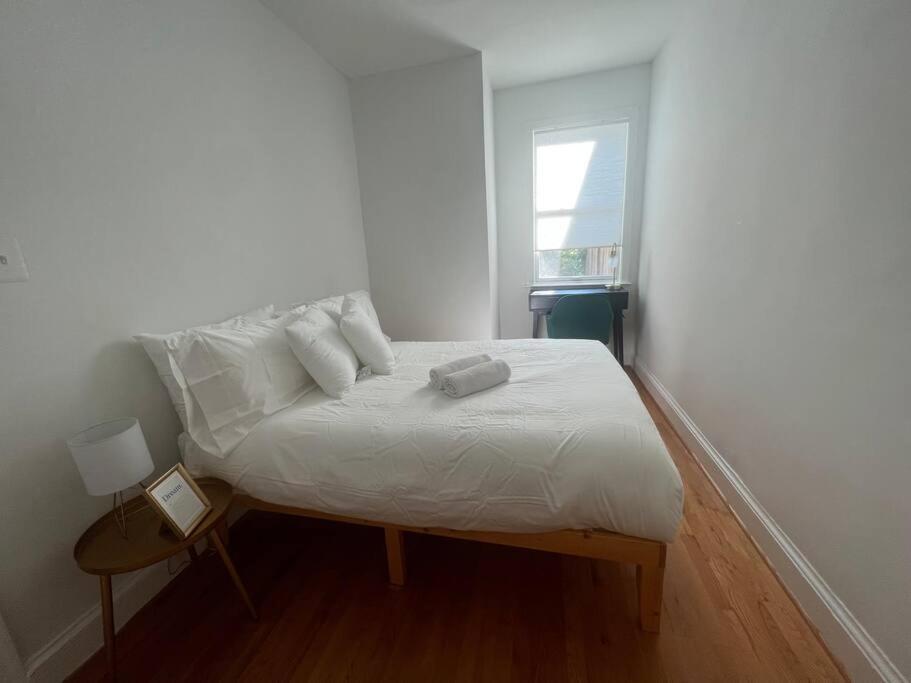 3-Bedroom House With Cute Patio Explore Dc On Foot Washington Bagian luar foto