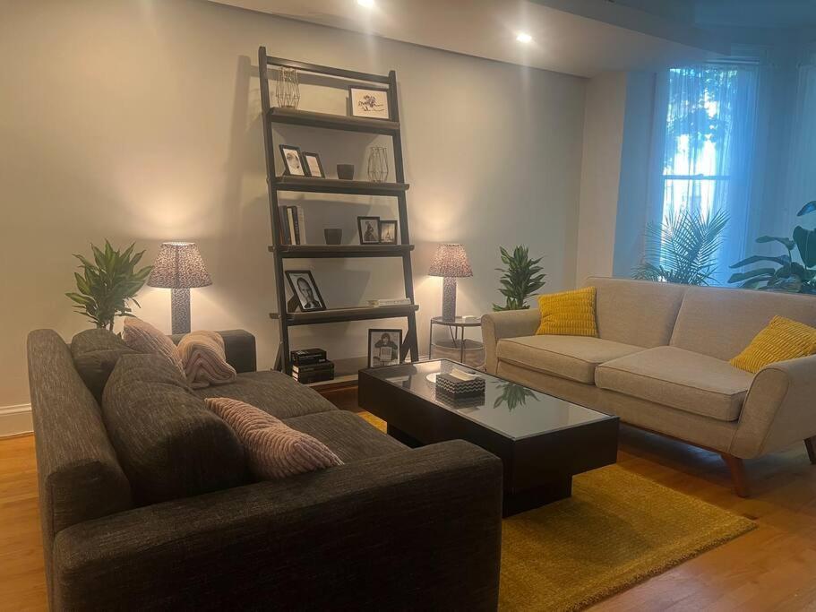 3-Bedroom House With Cute Patio Explore Dc On Foot Washington Bagian luar foto
